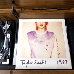 Brand New and Sealed Taylor Swift 1989 Vinyl LP
